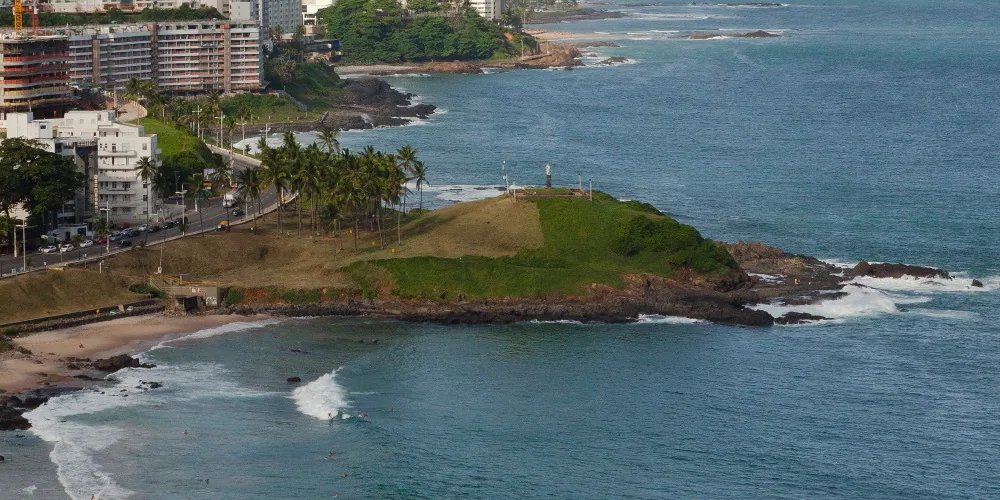 Detalhe da escultura de Jesus conhecida como Cristo da Barra em Salvador