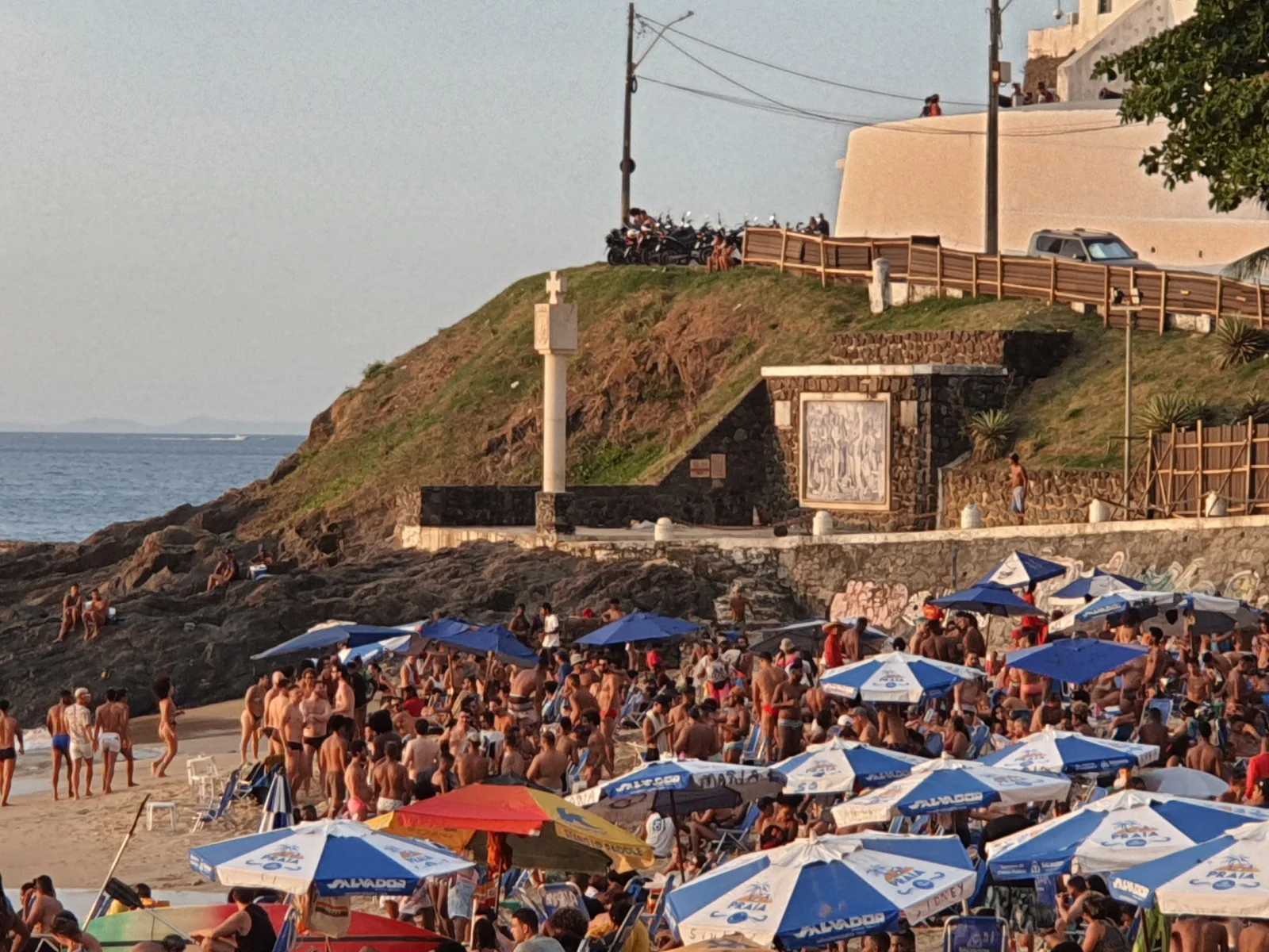 Marco da Fundação e painel no Porto da Barra em 2021